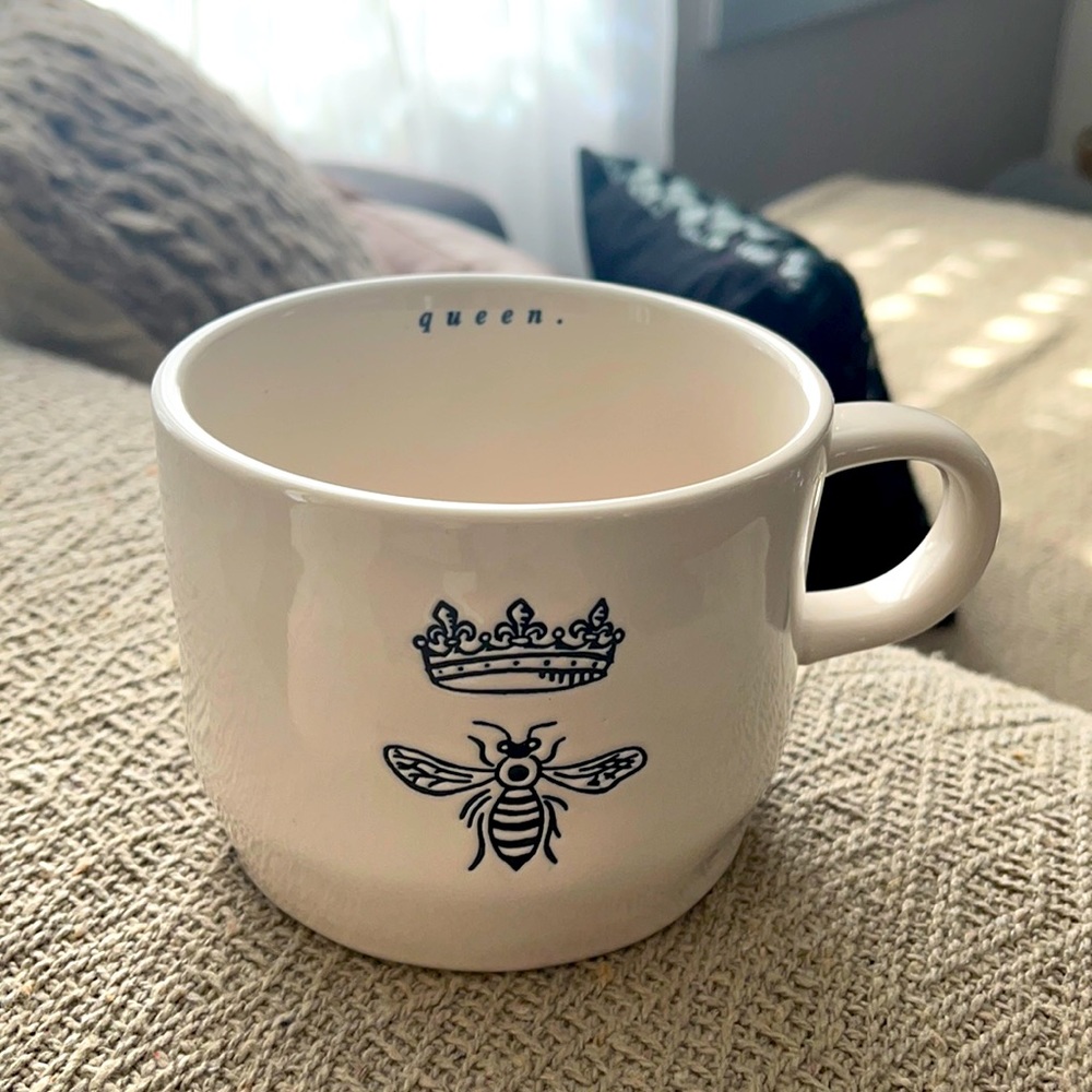 Rae Dunn Queen Bee 🐝 Collection Mug